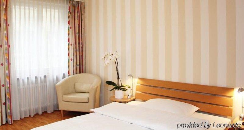 Hotel Roter Turm Solothurn Room photo